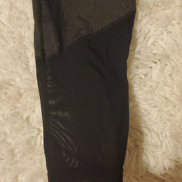 Trendy Mesh Inset Leggings - Picture 2 of 3